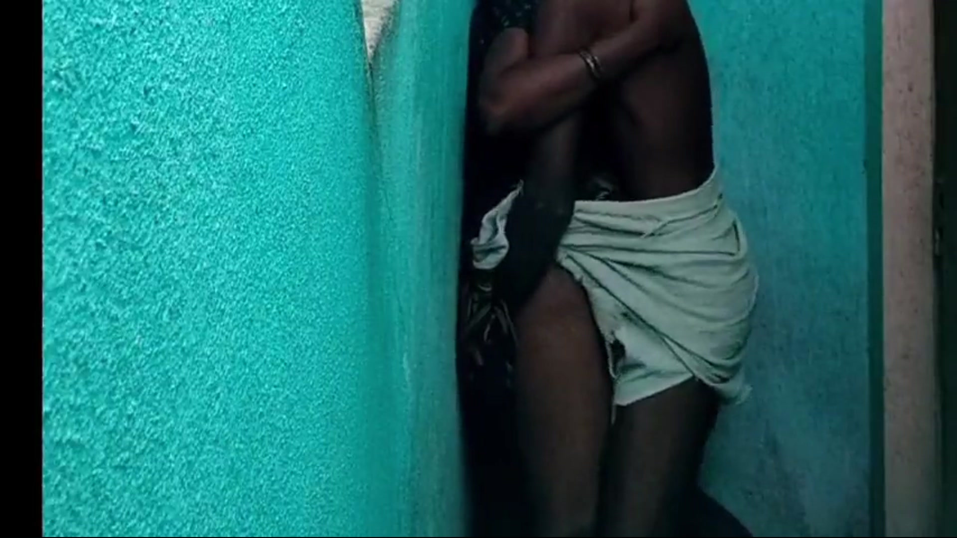 frame_02.jpg